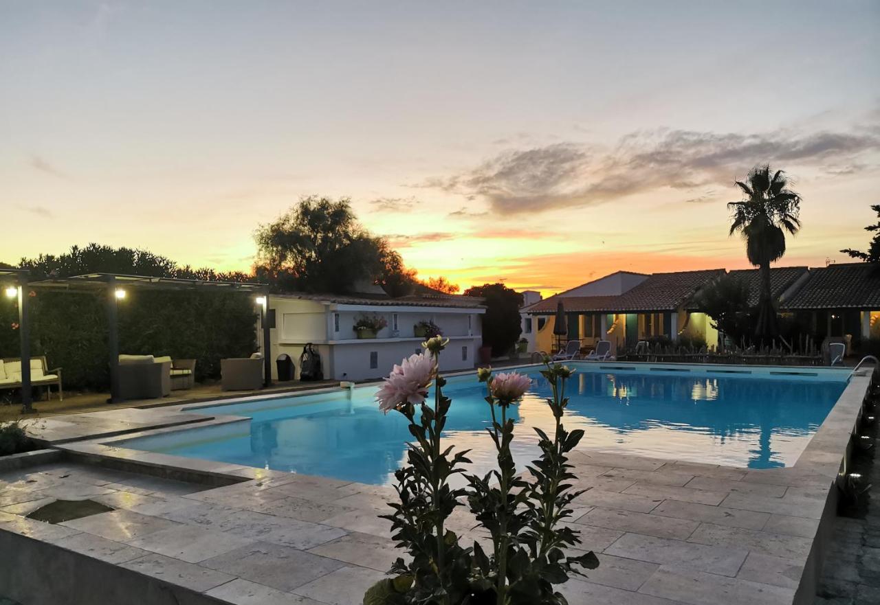 L'Auberge Camarguaise Сент-Мари-де-ла-Мер Экстерьер фото