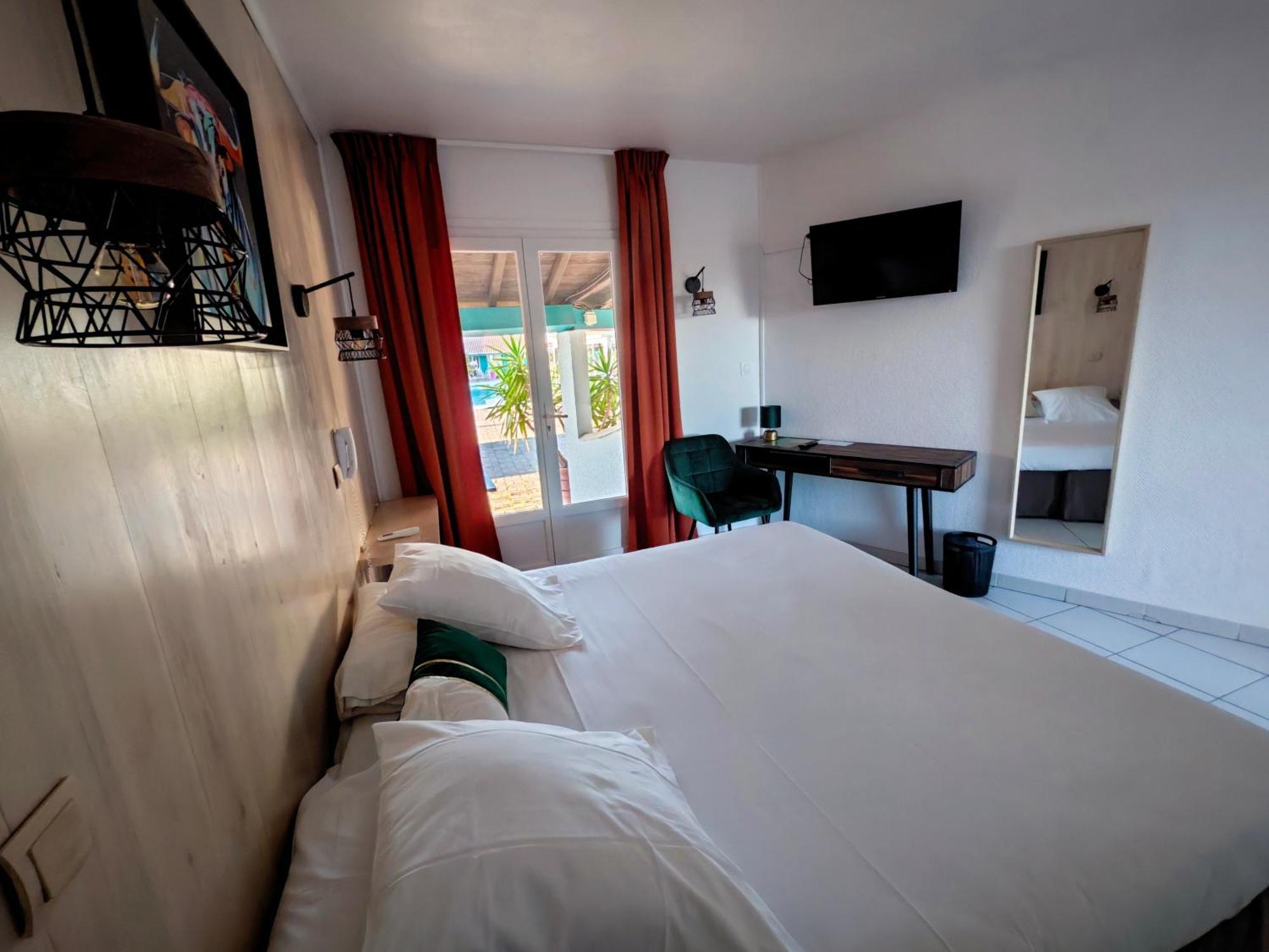 L'Auberge Camarguaise Сент-Мари-де-ла-Мер Экстерьер фото